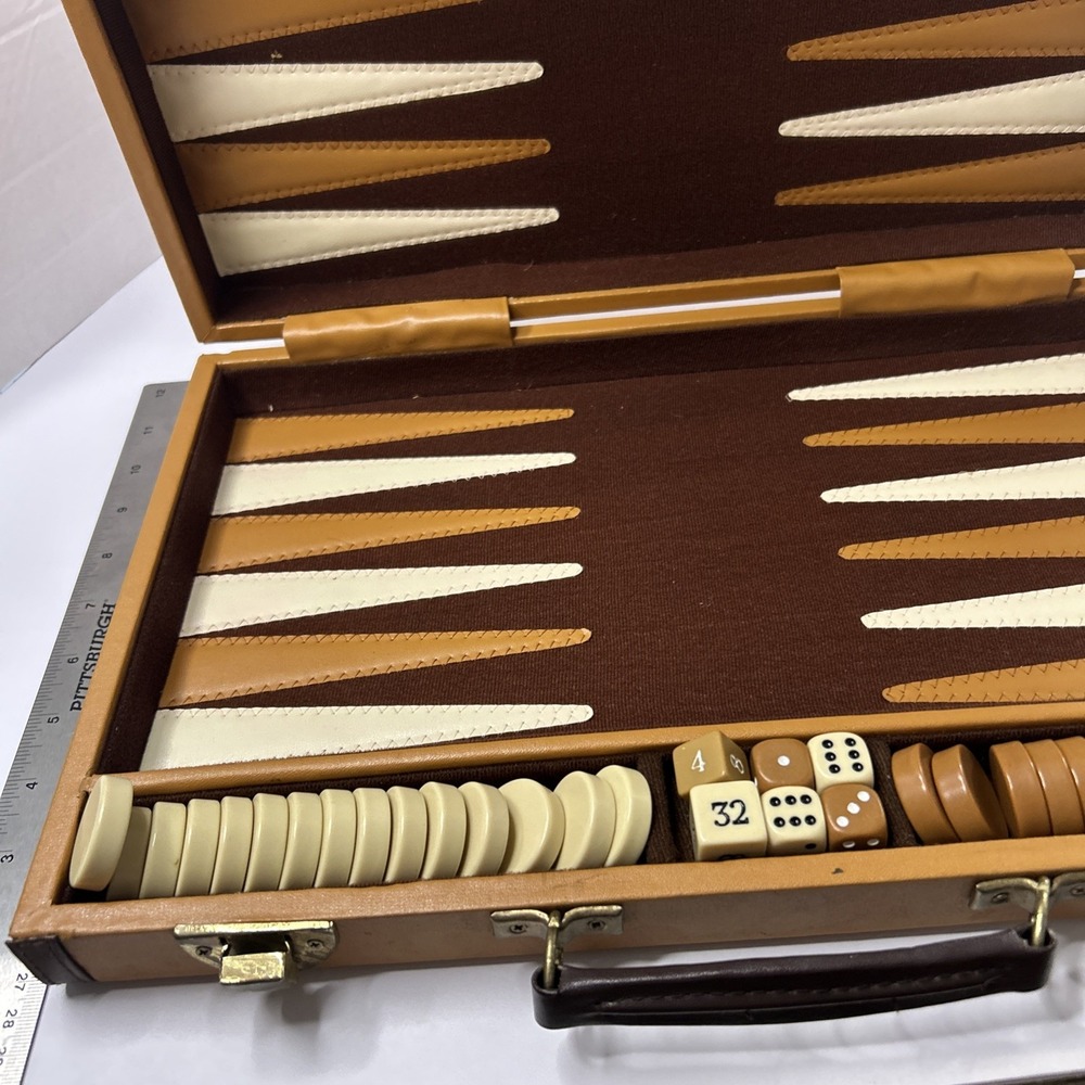BACKGAMMON VTG GAME W/TAN LEATHER CASE - - Picture 1 of 11